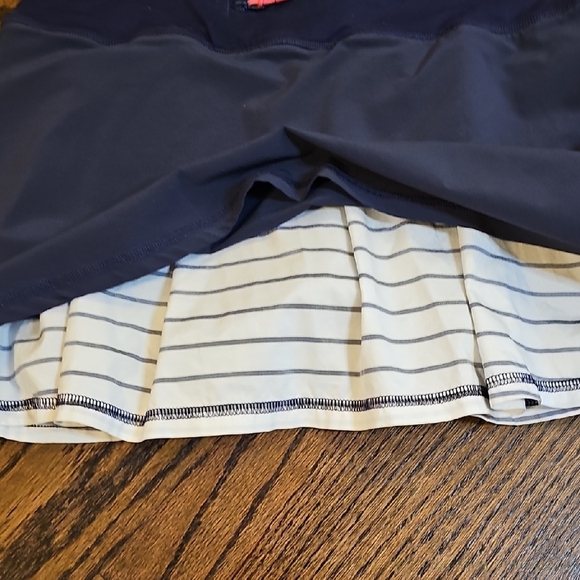 Lululemon Athletica Run Chase Me Navy Blue Skirt - Picture 3 of 11